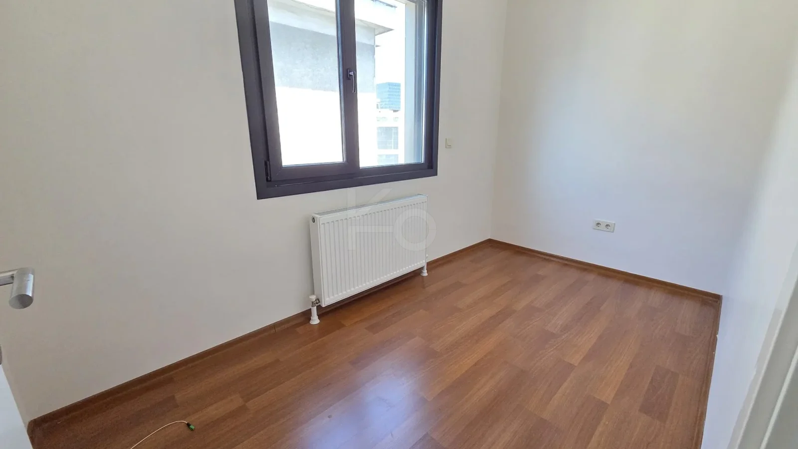 Lacivertcadde Kozyatağında Ebeveynli Balkonlu 80m² Net 3+1