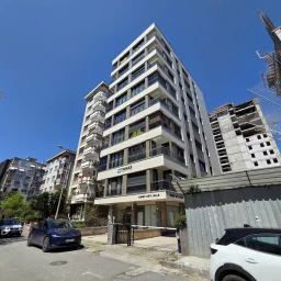 Lacivertcadde Kozyatağında Ebeveynli Balkonlu 80m² Net 3+1