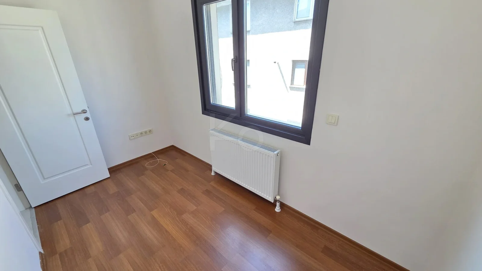 Lacivertcadde Kozyatağında Ebeveynli Balkonlu 80m² Net 3+1