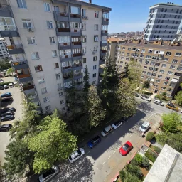 Lacivertcadde Kozyatağında Ebeveynli Balkonlu 80m² Net 3+1