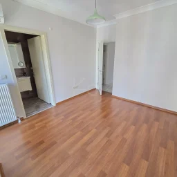 Lacivertcadde Kozyatağında Ebeveynli Balkonlu 80m² Net 3+1