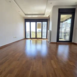 Lacivertcadde Kozyatağında Ebeveynli Balkonlu 80m² Net 3+1