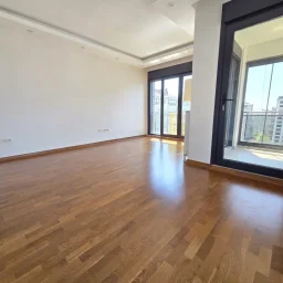 Lacivertcadde Kozyatağında Ebeveynli Balkonlu 80m² Net 3+1