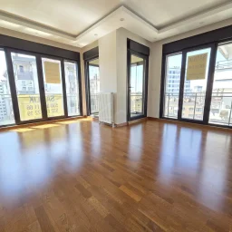 Lacivertcadde Kozyatağında Ebeveynli Balkonlu 80m² Net 3+1