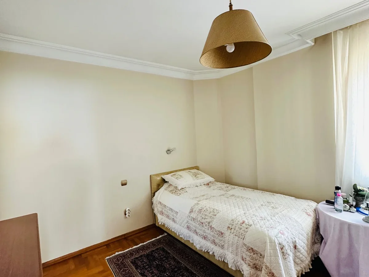 Suadiye Yalı Parselinde Deniz Manzaralı 300 M2 5+2 Dubleks
