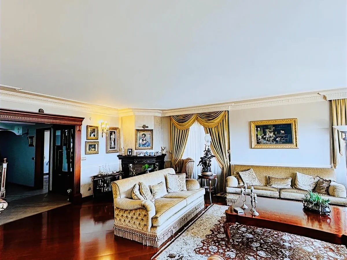 Suadiye Yalı Parselinde Deniz Manzaralı 300 M2 5+2 Dubleks