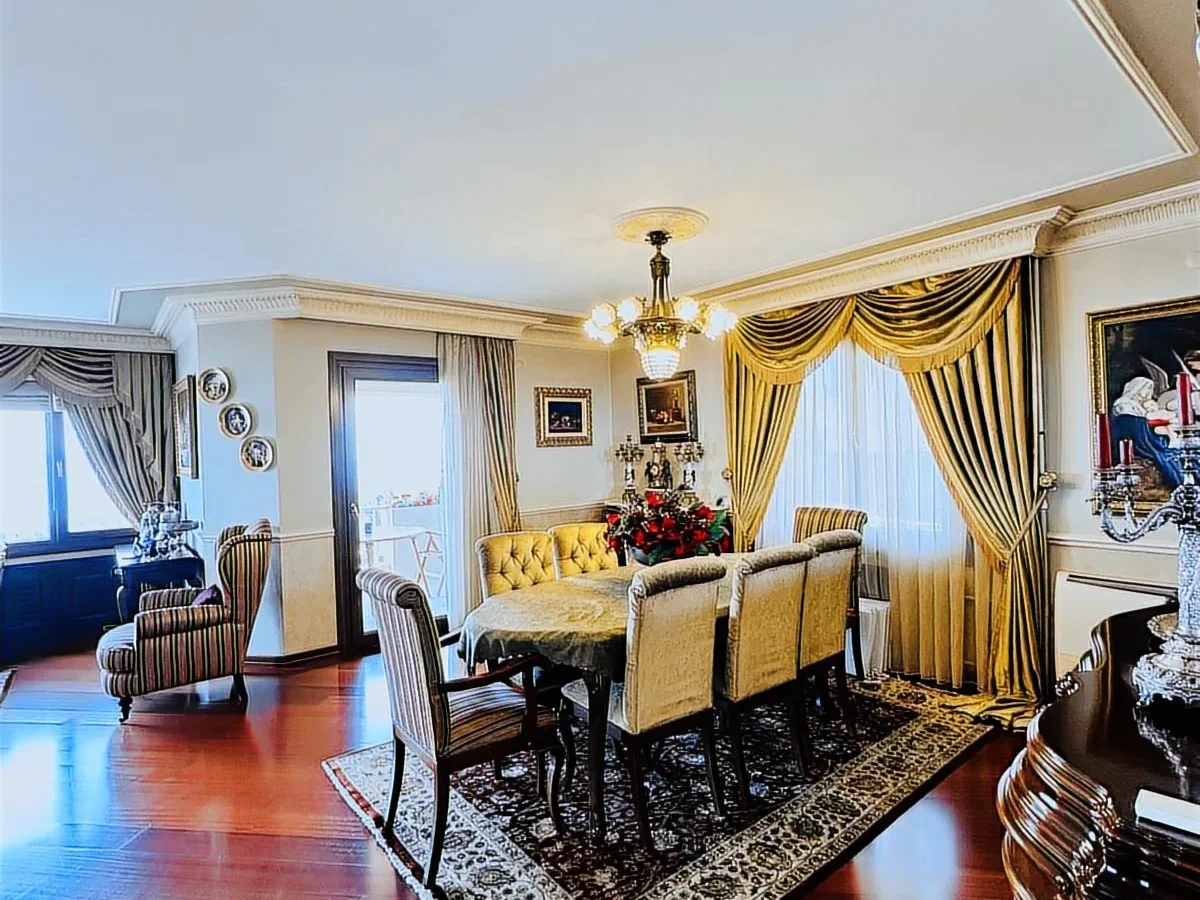 Suadiye Yalı Parselinde Deniz Manzaralı 300 M2 5+2 Dubleks