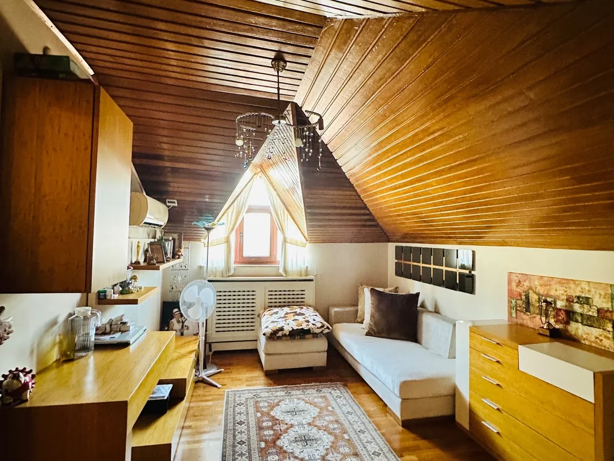 Suadiye Yalı Parselinde Deniz Manzaralı 300 M2 5+2 Dubleks