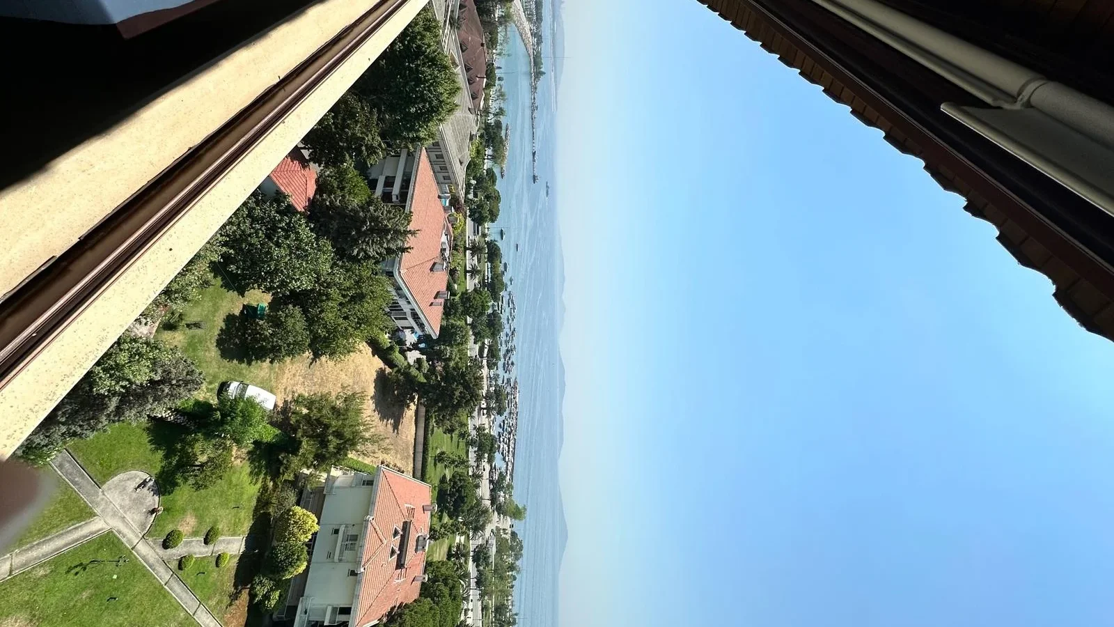 Suadiye Yalı Parselinde Deniz Manzaralı 300 M2 5+2 Dubleks