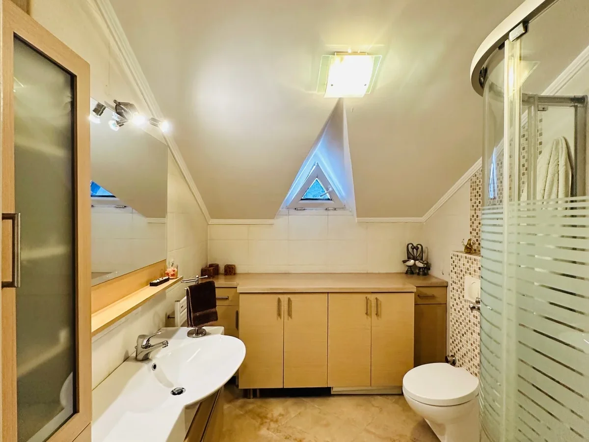 Suadiye Yalı Parselinde Deniz Manzaralı 300 M2 5+2 Dubleks