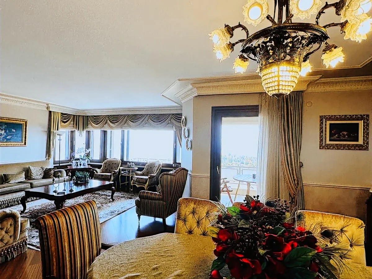 Suadiye Yalı Parselinde Deniz Manzaralı 300 M2 5+2 Dubleks