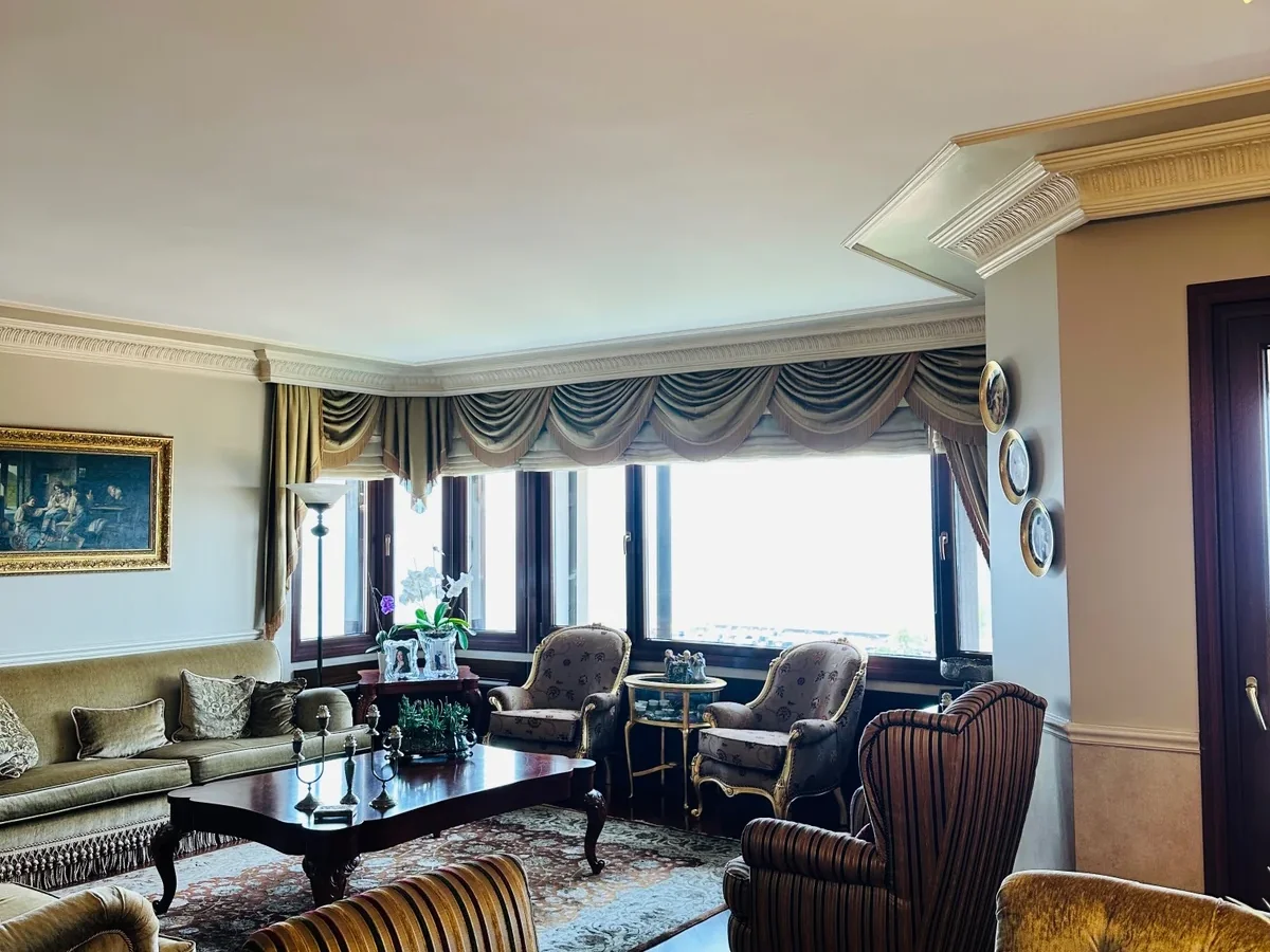 Suadiye Yalı Parselinde Deniz Manzaralı 300 M2 5+2 Dubleks