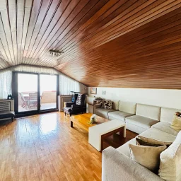 Suadiye Yalı Parselinde Deniz Manzaralı 300 M2 5+2 Dubleks