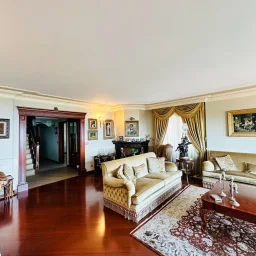 Suadiye Yalı Parselinde Deniz Manzaralı 300 M2 5+2 Dubleks