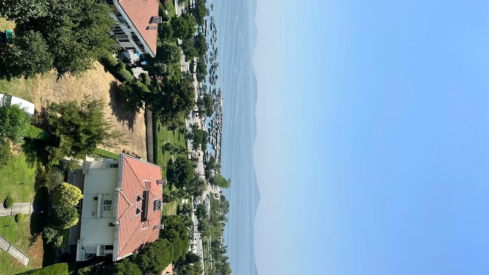 Suadiye Yalı Parselinde Deniz Manzaralı 300 M2 5+2 Dubleks