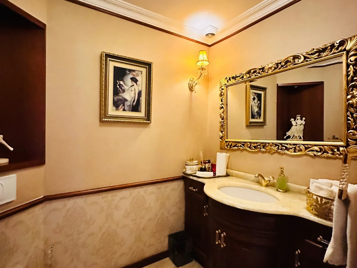 Suadiye Yalı Parselinde Deniz Manzaralı 300 M2 5+2 Dubleks