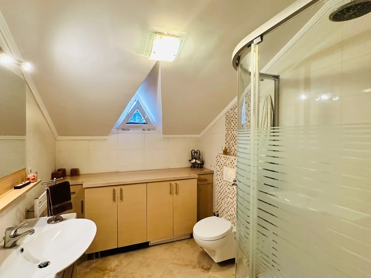 Suadiye Yalı Parselinde Deniz Manzaralı 300 M2 5+2 Dubleks