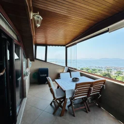Suadiye Yalı Parselinde Deniz Manzaralı 300 M2 5+2 Dubleks