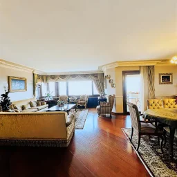 Suadiye Yalı Parselinde Deniz Manzaralı 300 M2 5+2 Dubleks