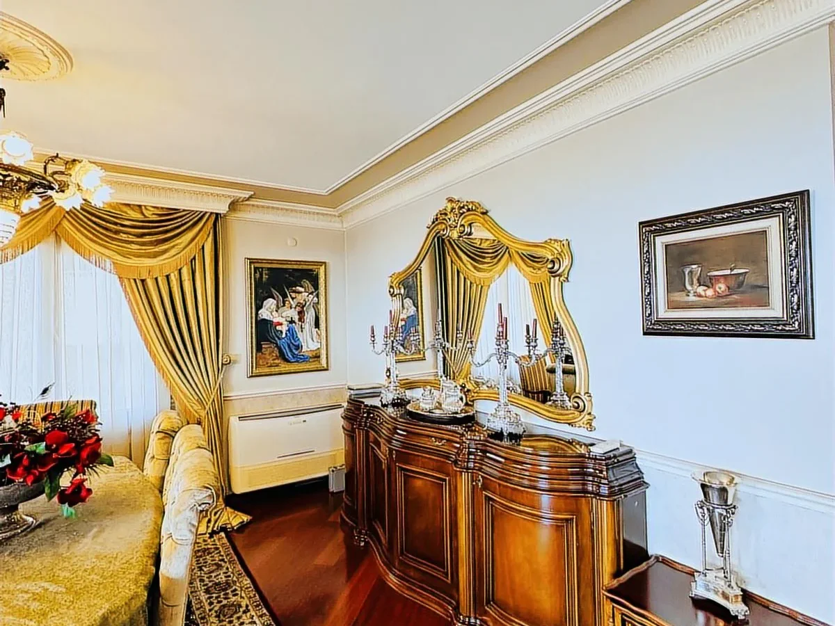 Suadiye Yalı Parselinde Deniz Manzaralı 300 M2 5+2 Dubleks
