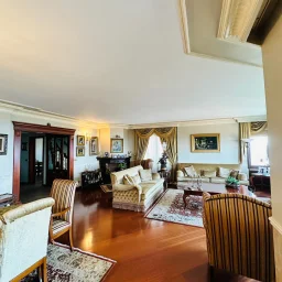 Suadiye Yalı Parselinde Deniz Manzaralı 300 M2 5+2 Dubleks