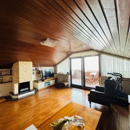 Suadiye Yalı Parselinde Deniz Manzaralı 300 M2 5+2 Dubleks