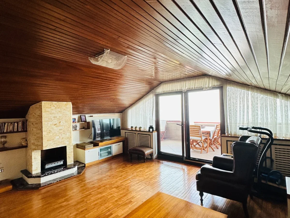 Suadiye Yalı Parselinde Deniz Manzaralı 300 M2 5+2 Dubleks