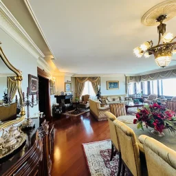 Suadiye Yalı Parselinde Deniz Manzaralı 300 M2 5+2 Dubleks