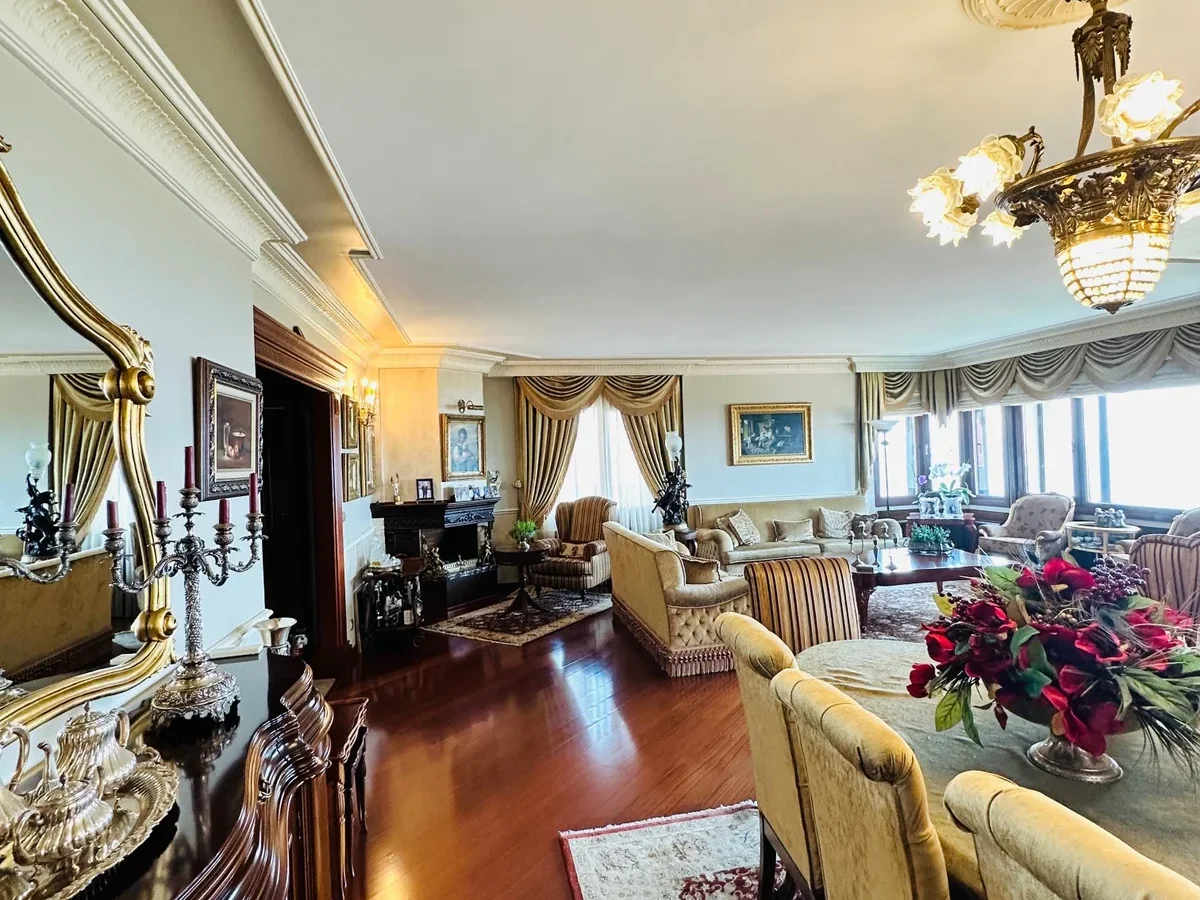 Suadiye Yalı Parselinde Deniz Manzaralı 300 M2 5+2 Dubleks