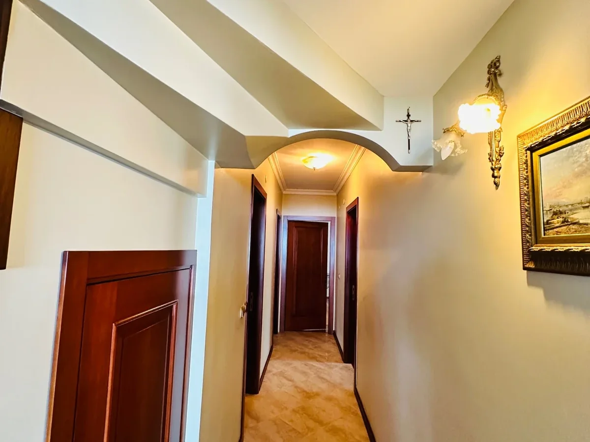 Suadiye Yalı Parselinde Deniz Manzaralı 300 M2 5+2 Dubleks