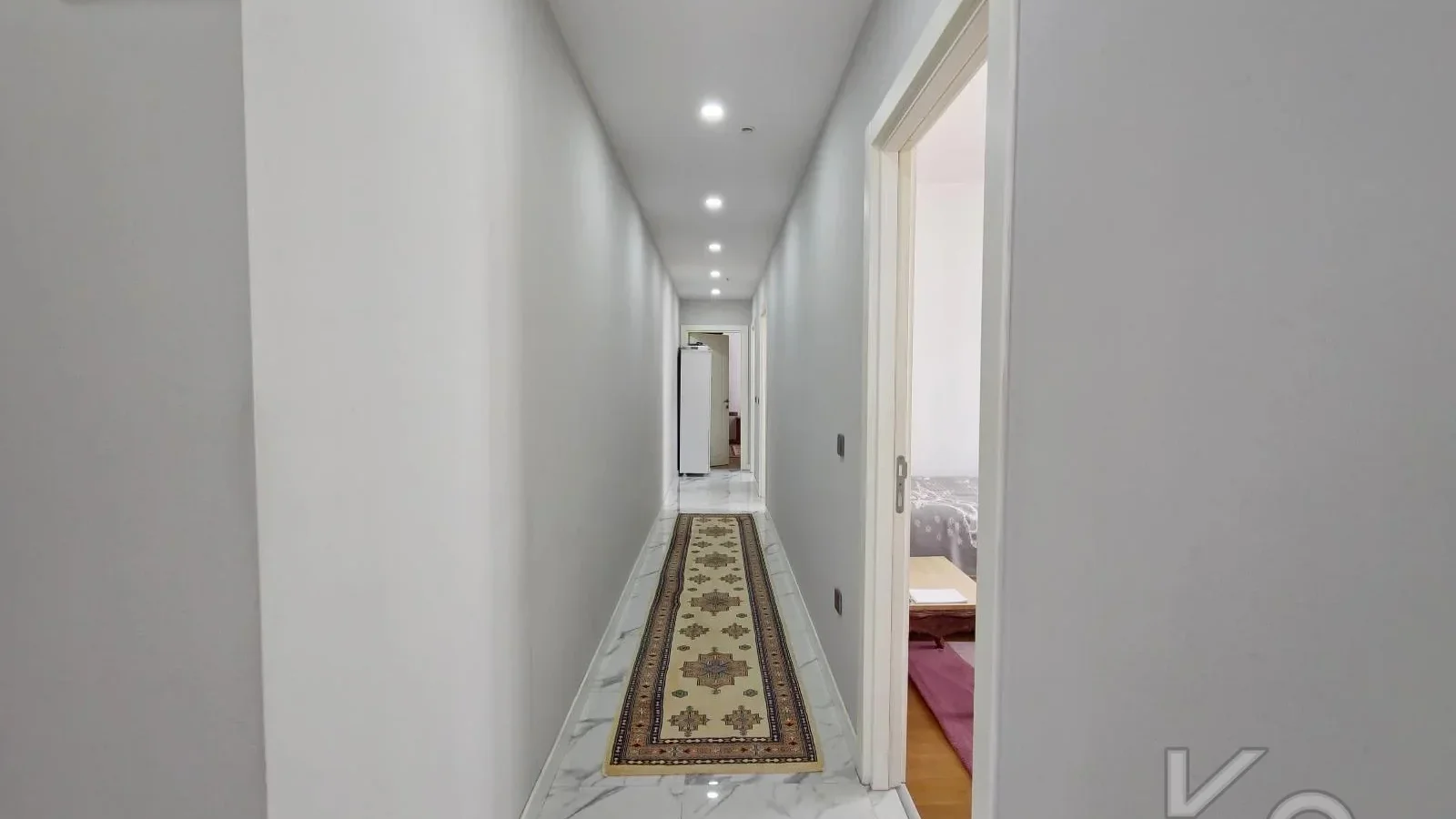 Laci̇vertcadde Suadi̇ye Ayşekadin Metro Yakini 3+1 Havuzlu 130m²
