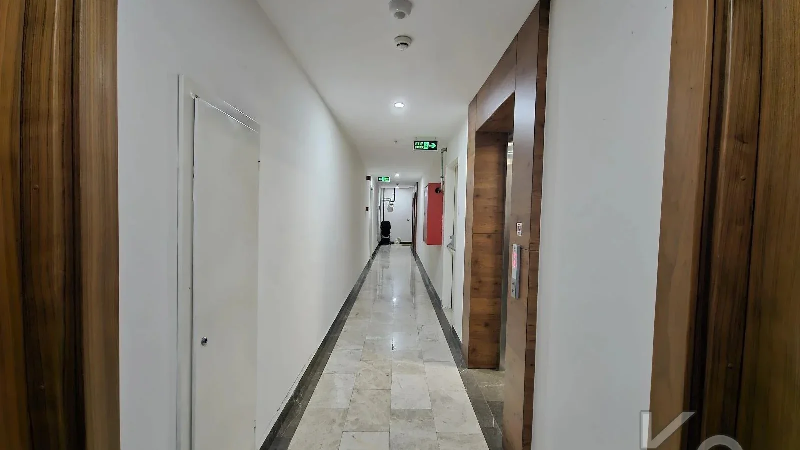 Laci̇vertcadde Suadi̇ye Ayşekadin Metro Yakini 3+1 Havuzlu 130m²