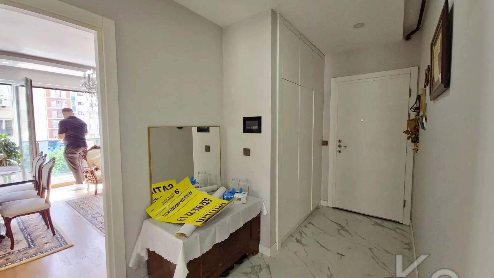 Laci̇vertcadde Suadi̇ye Ayşekadin Metro Yakini 3+1 Havuzlu 130m²