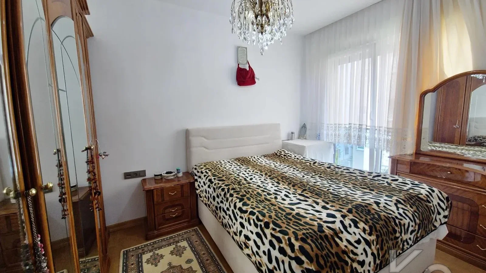 Laci̇vertcadde Suadi̇ye Ayşekadin Metro Yakini 3+1 Havuzlu 130m²