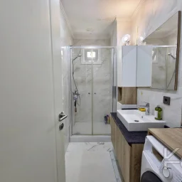 Laci̇vertcadde Suadi̇ye Ayşekadin Metro Yakini 3+1 Havuzlu 130m²