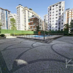 Laci̇vertcadde Suadi̇ye Ayşekadin Metro Yakini 3+1 Havuzlu 130m²