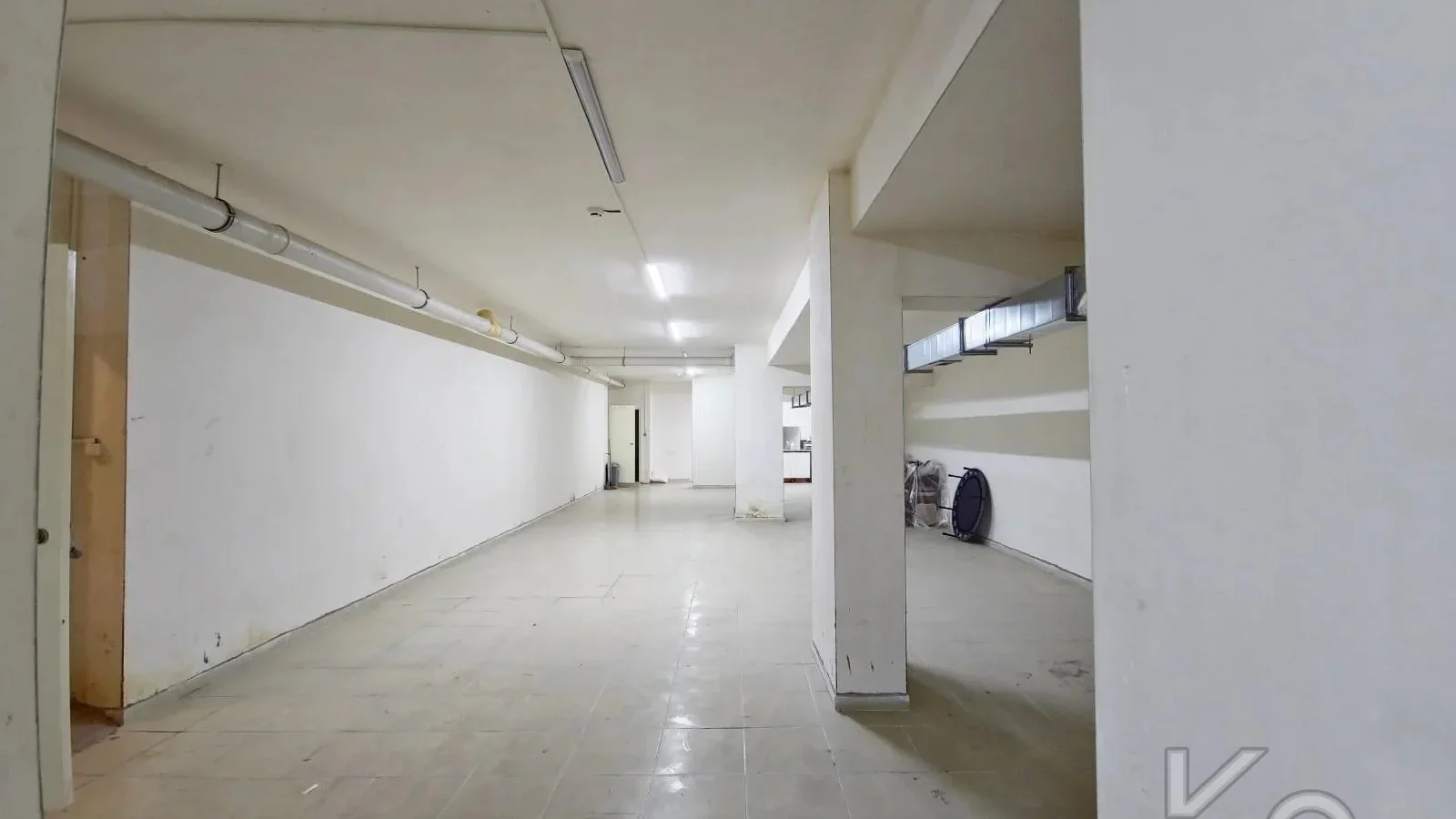 Laci̇vertcadde Suadi̇ye Ayşekadin Metro Yakini 3+1 Havuzlu 130m²