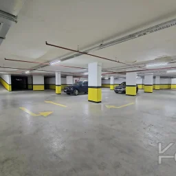 Laci̇vertcadde Suadi̇ye Ayşekadin Metro Yakini 3+1 Havuzlu 130m²
