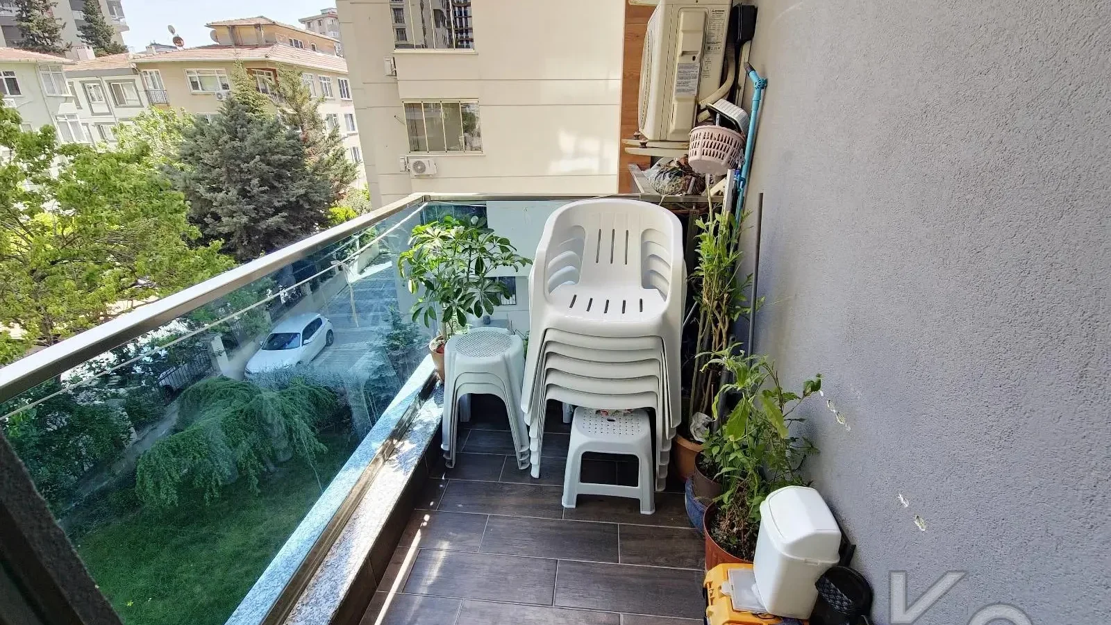 Laci̇vertcadde Suadi̇ye Ayşekadin Metro Yakini 3+1 Havuzlu 130m²