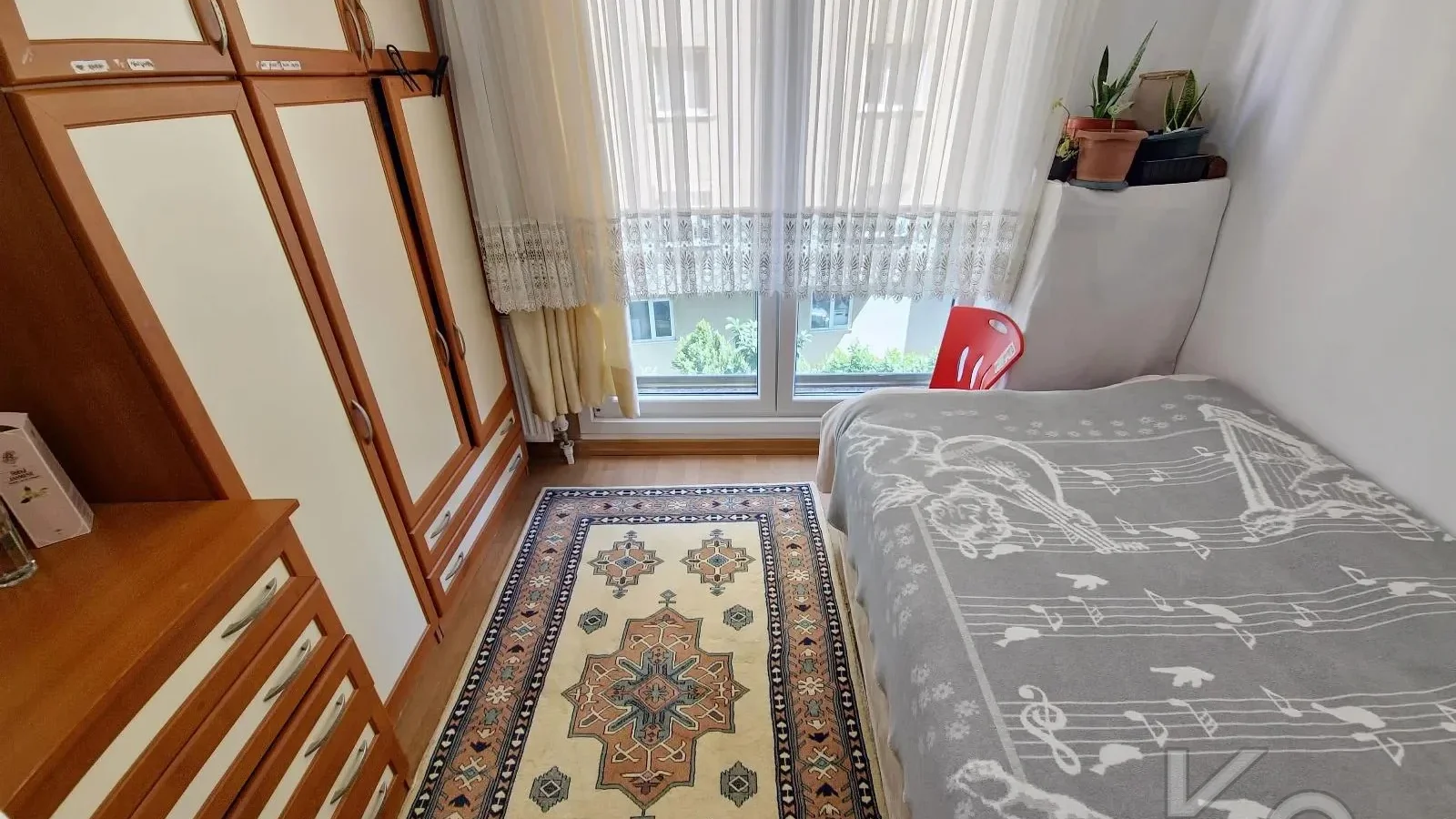 Laci̇vertcadde Suadi̇ye Ayşekadin Metro Yakini 3+1 Havuzlu 130m²