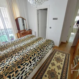 Laci̇vertcadde Suadi̇ye Ayşekadin Metro Yakini 3+1 Havuzlu 130m²