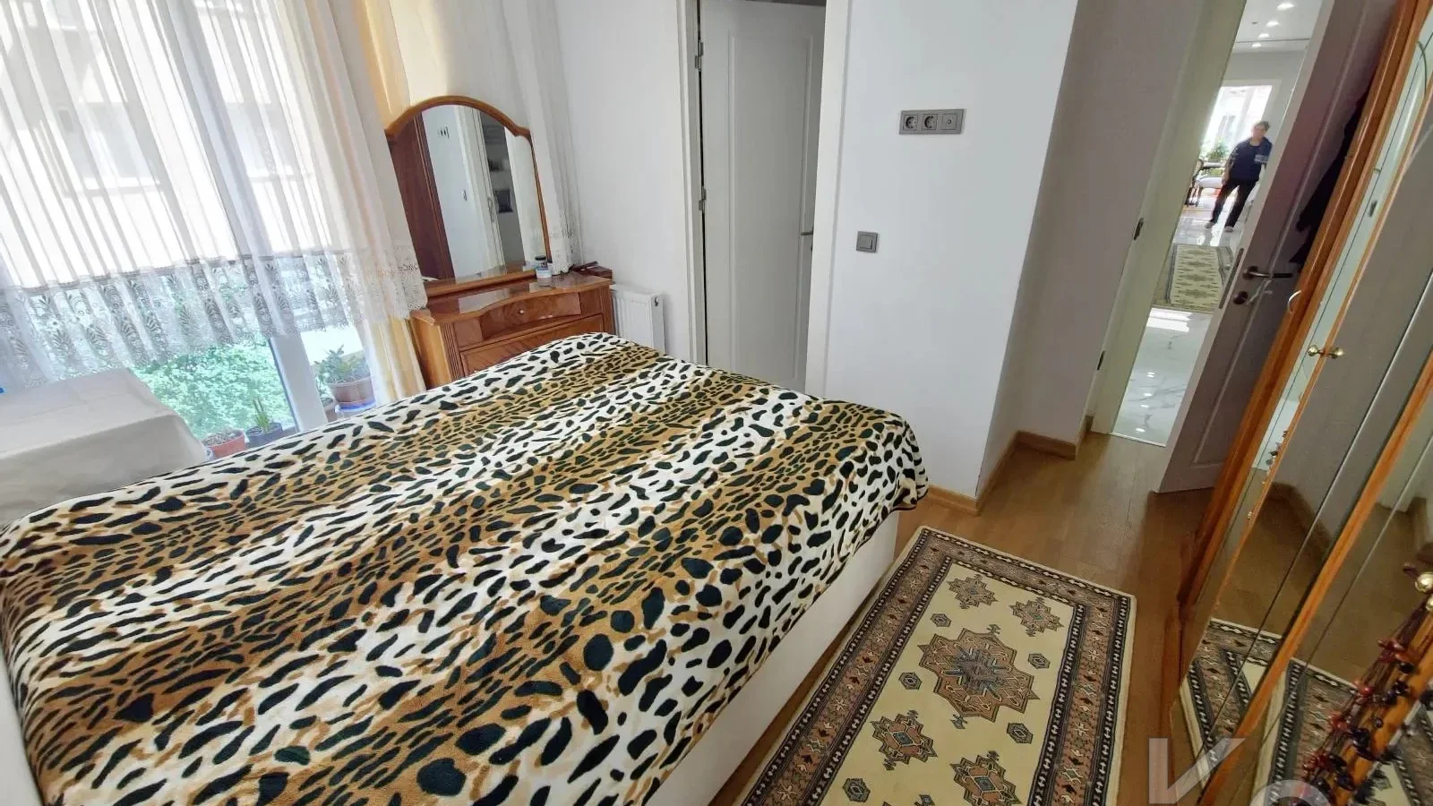 Laci̇vertcadde Suadi̇ye Ayşekadin Metro Yakini 3+1 Havuzlu 130m²