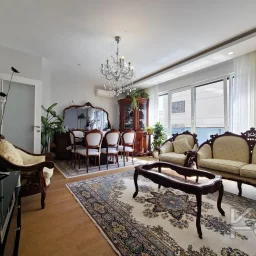 Laci̇vertcadde Suadi̇ye Ayşekadin Metro Yakini 3+1 Havuzlu 130m²