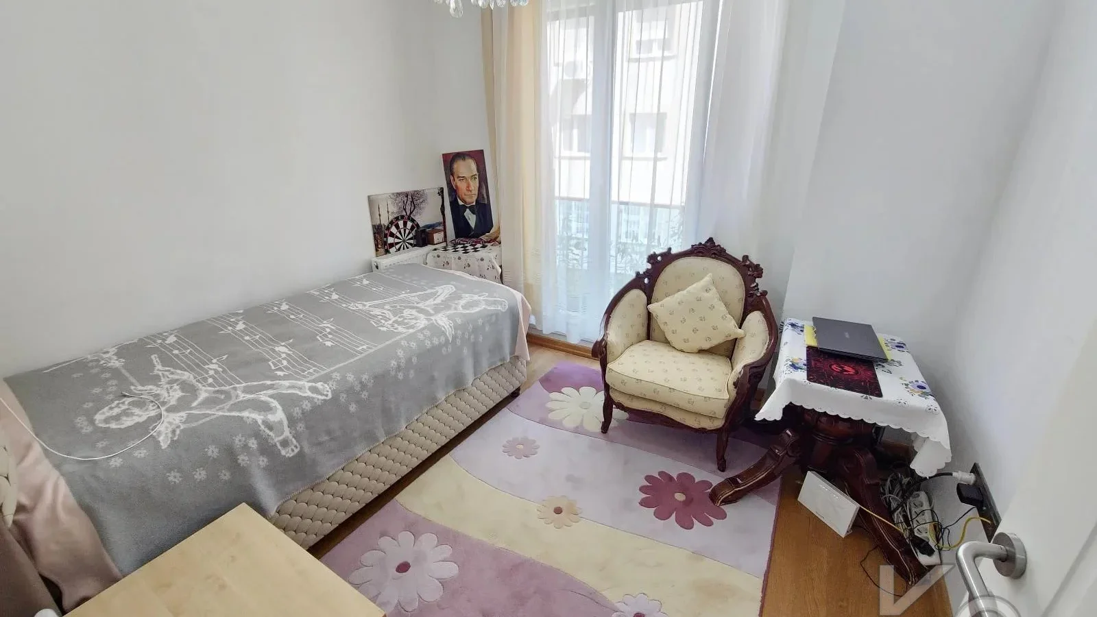 Laci̇vertcadde Suadi̇ye Ayşekadin Metro Yakini 3+1 Havuzlu 130m²