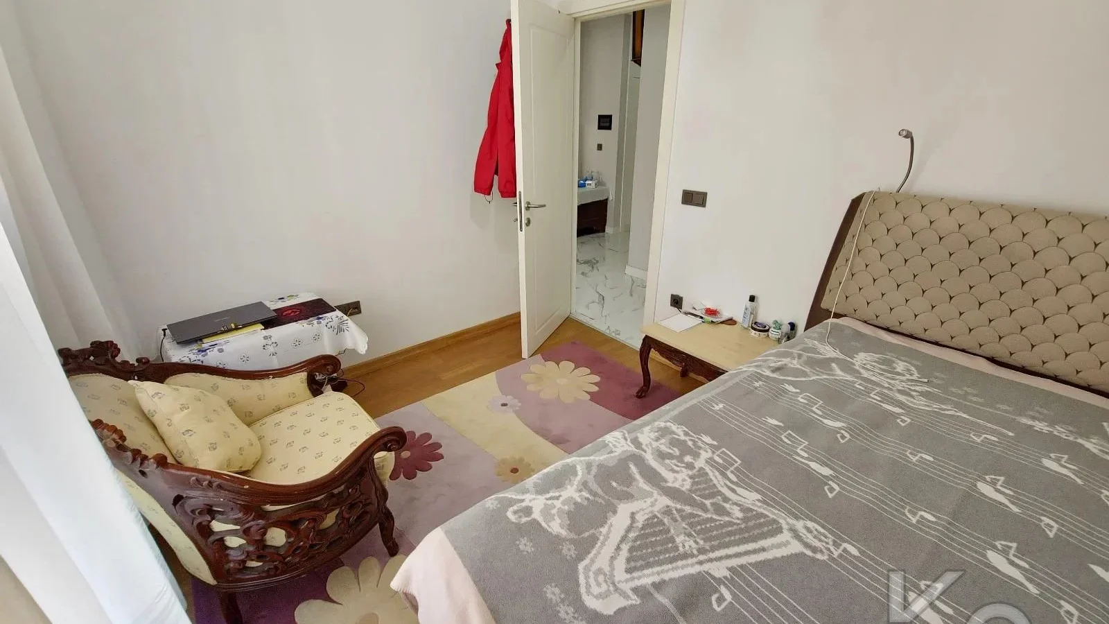 Laci̇vertcadde Suadi̇ye Ayşekadin Metro Yakini 3+1 Havuzlu 130m²