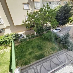 Laci̇vertcadde Suadi̇ye Ayşekadin Metro Yakini 3+1 Havuzlu 130m²