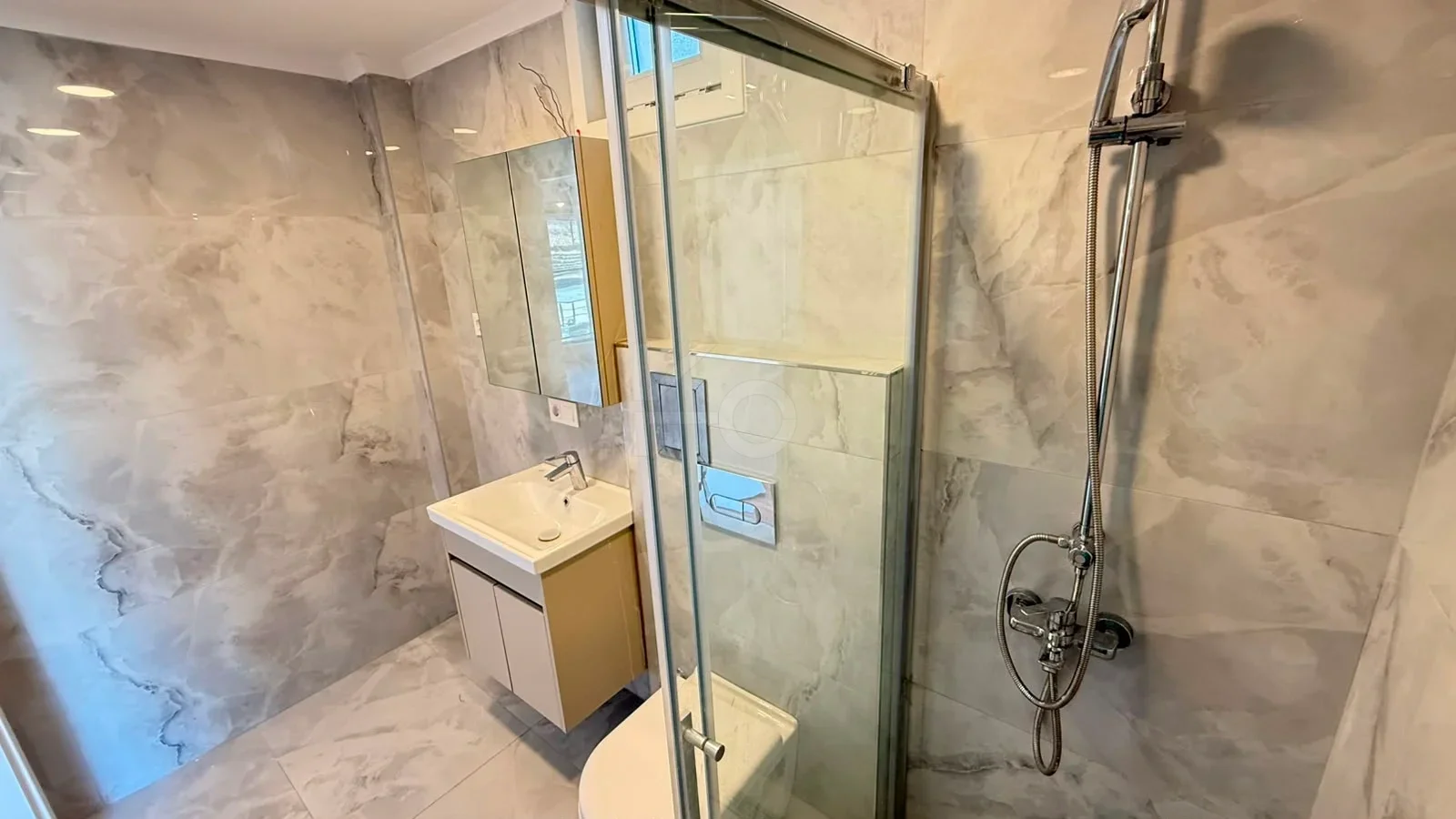 Academy Suadiye Cadde Ve Marmaraya Çok Yakın Sıfır 1+1 Satılık