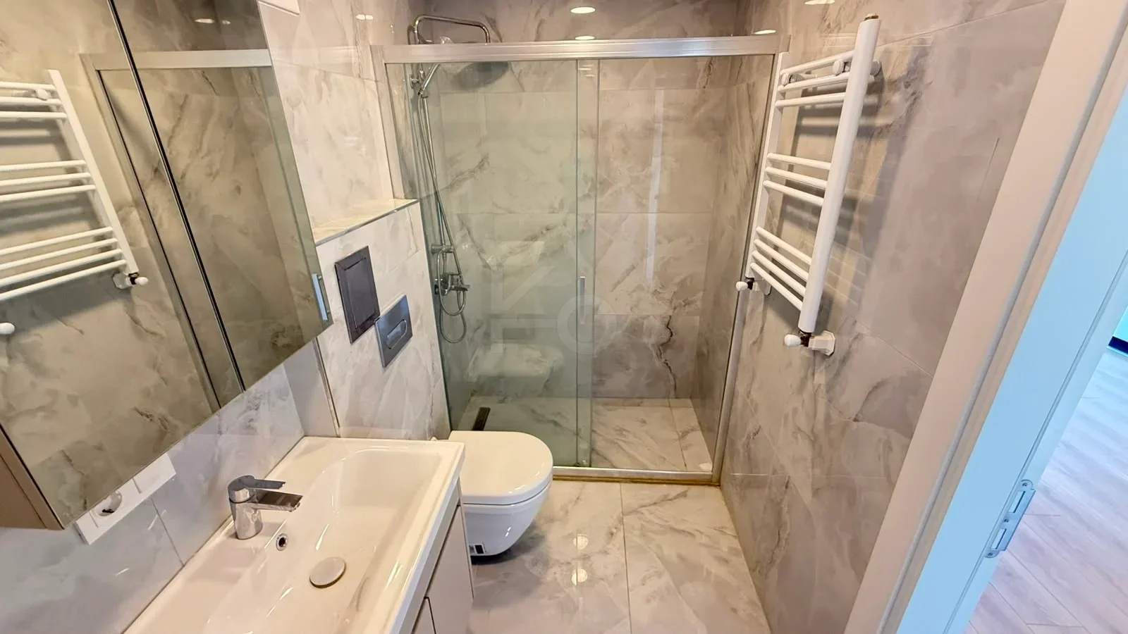 Academy Suadiye Cadde Ve Marmaraya Çok Yakın Sıfır 1+1 Satılık