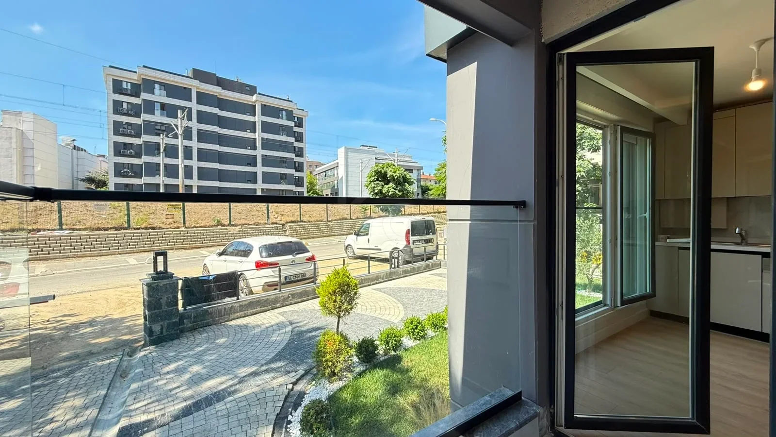 Academy Suadiye Cadde Ve Marmaraya Çok Yakın Sıfır 1+1 Satılık