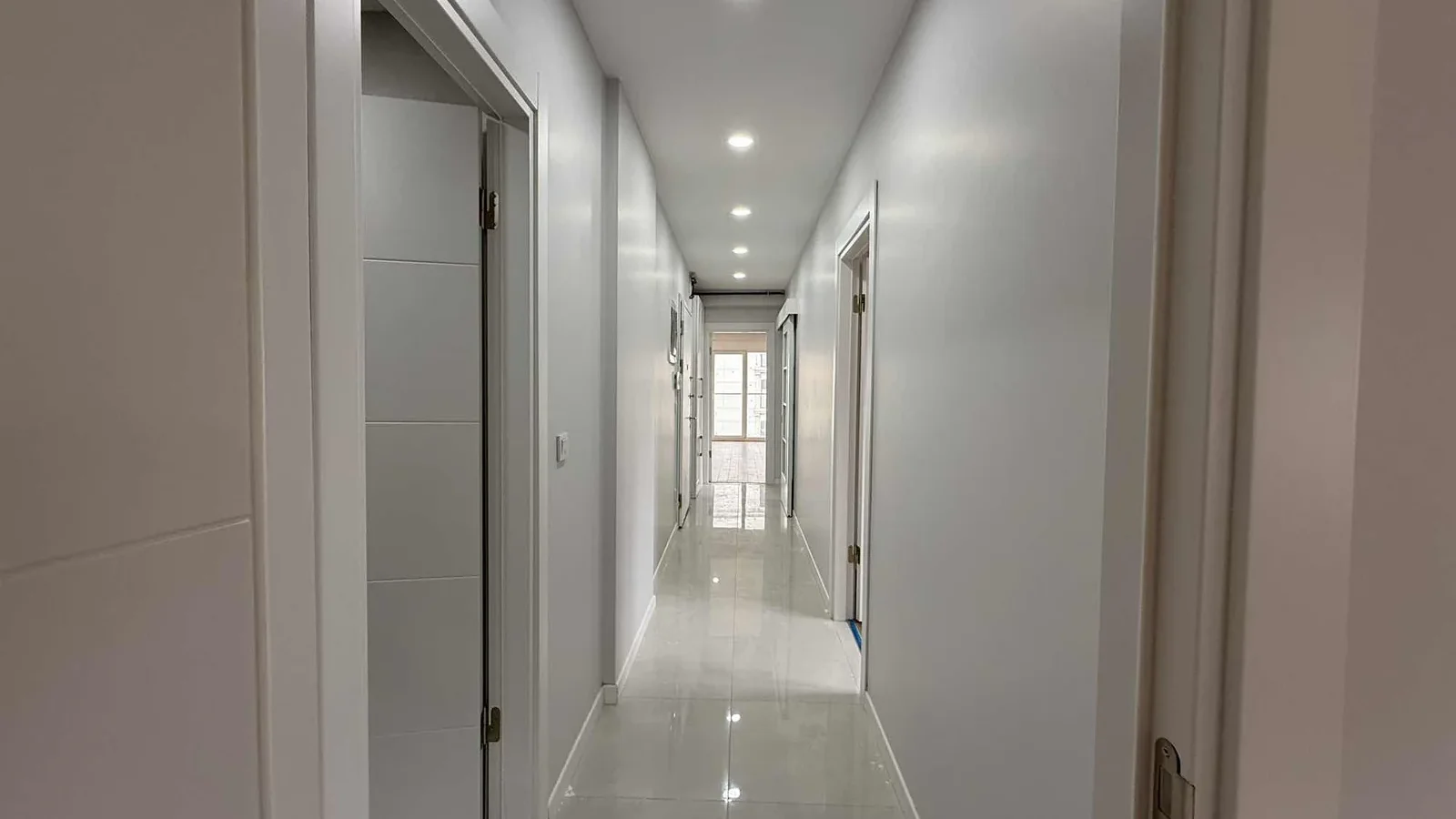 Kozzy Avm Yakınında Satılık 2+1 Daire